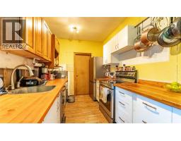 8281 Hwy 3a, Sirdar, BC V0B2C0 Photo 36