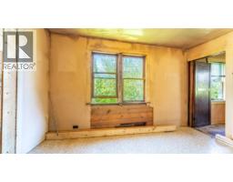 8281 Hwy 3a, Sirdar, BC V0B2C0 Photo 31