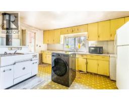 8281 Hwy 3a, Sirdar, BC V0B2C0 Photo 28
