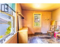 8281 Hwy 3a, Sirdar, BC V0B2C0 Photo 32