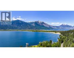 8281 Hwy 3a, Sirdar, BC V0B2C0 Photo 12