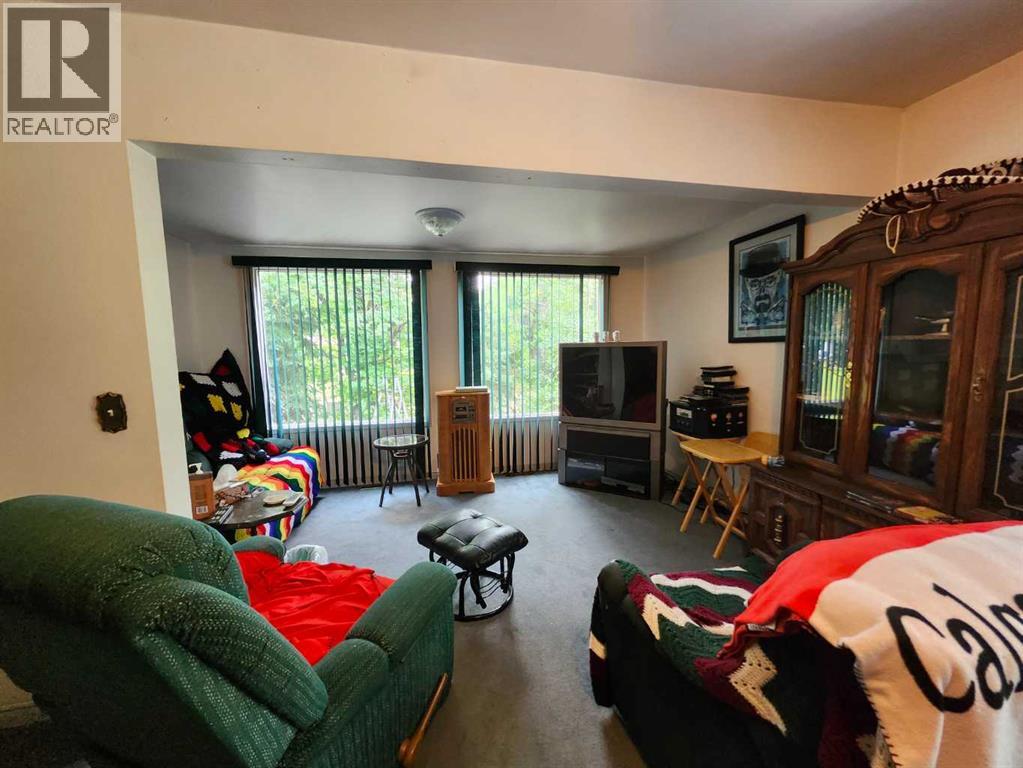 227 6 Street - Photo 15