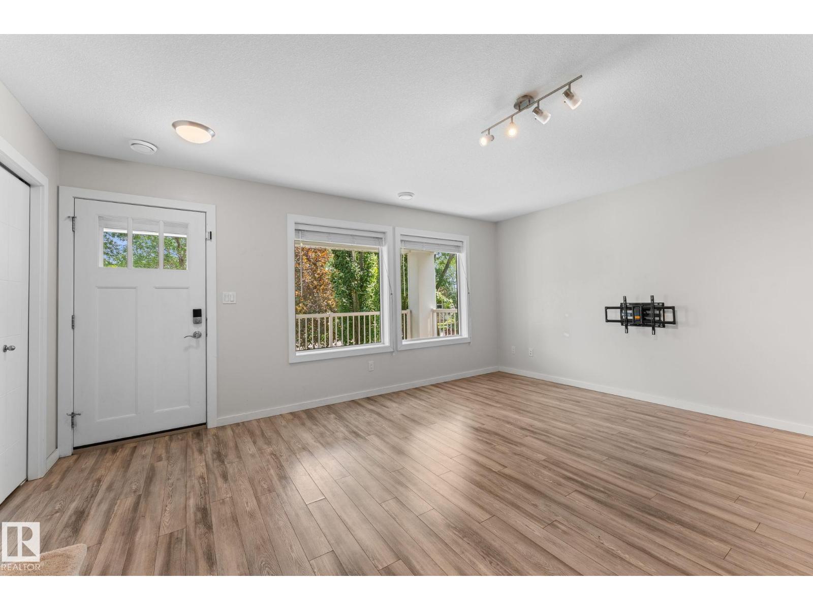 11840 122 ST NW - 6