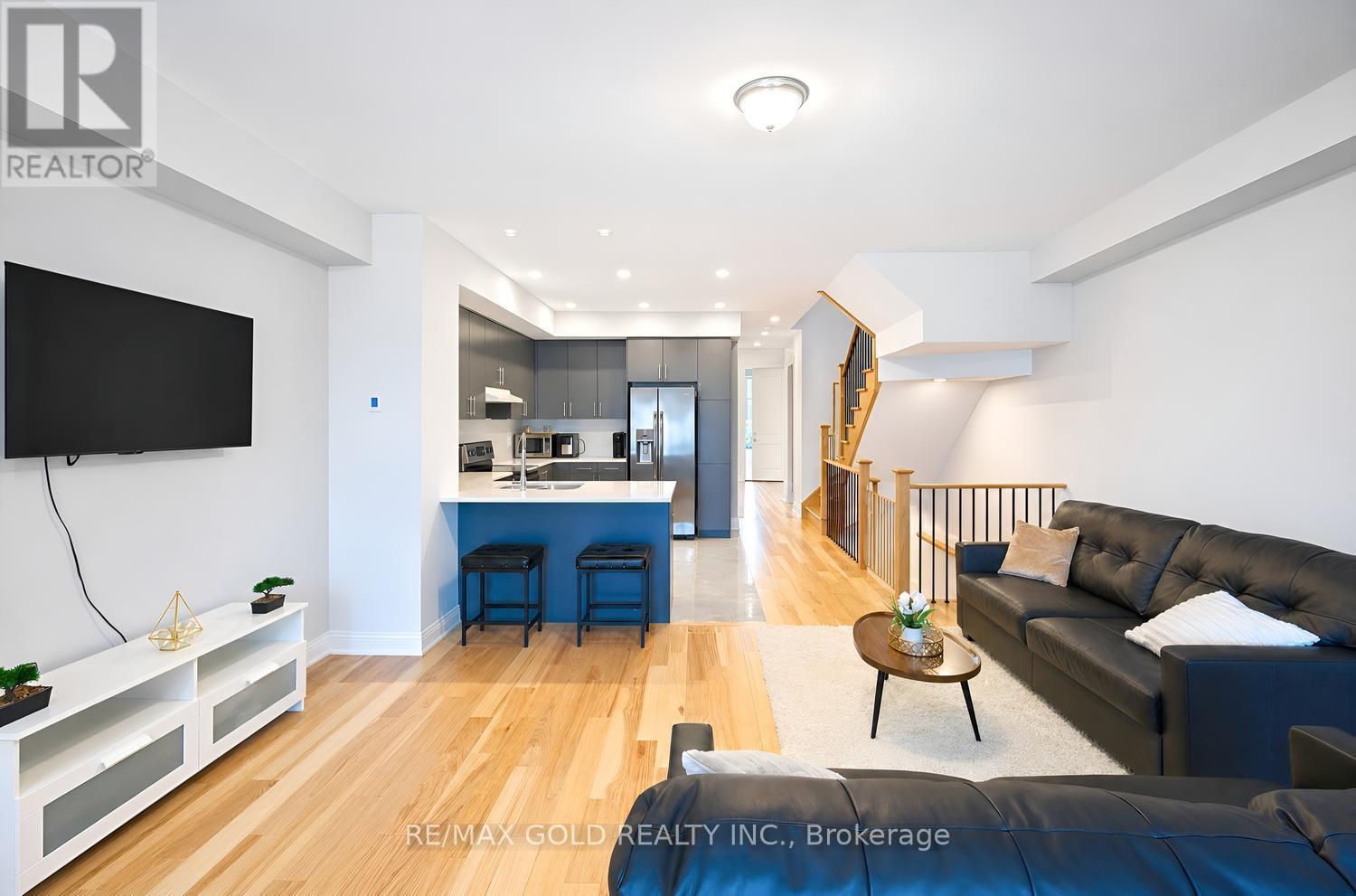 4 KIERNAN CRESCENT N - 17