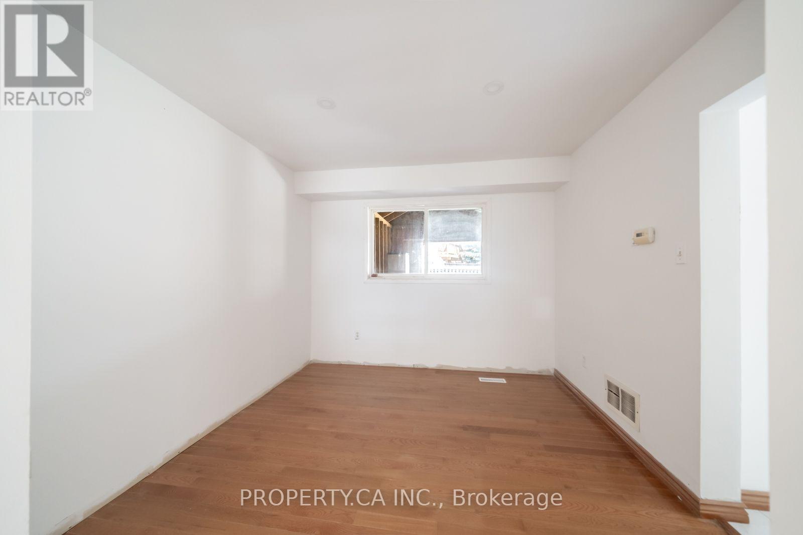 51 LEGGOTT AVENUE - 12
