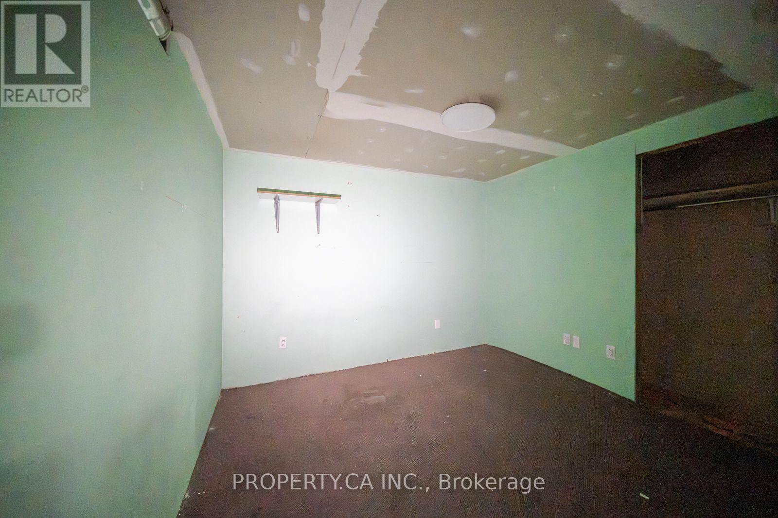 51 LEGGOTT AVENUE - 30
