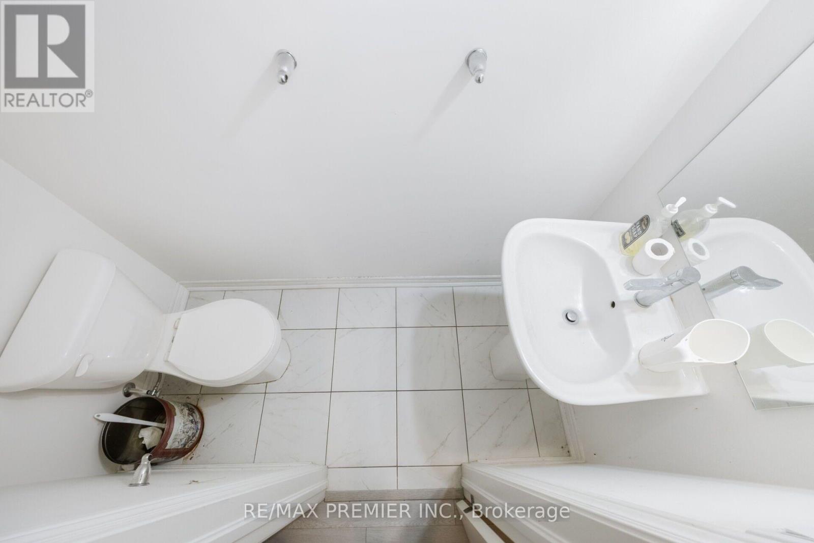 #4 624 REXDALE BOULEVARD - 17
