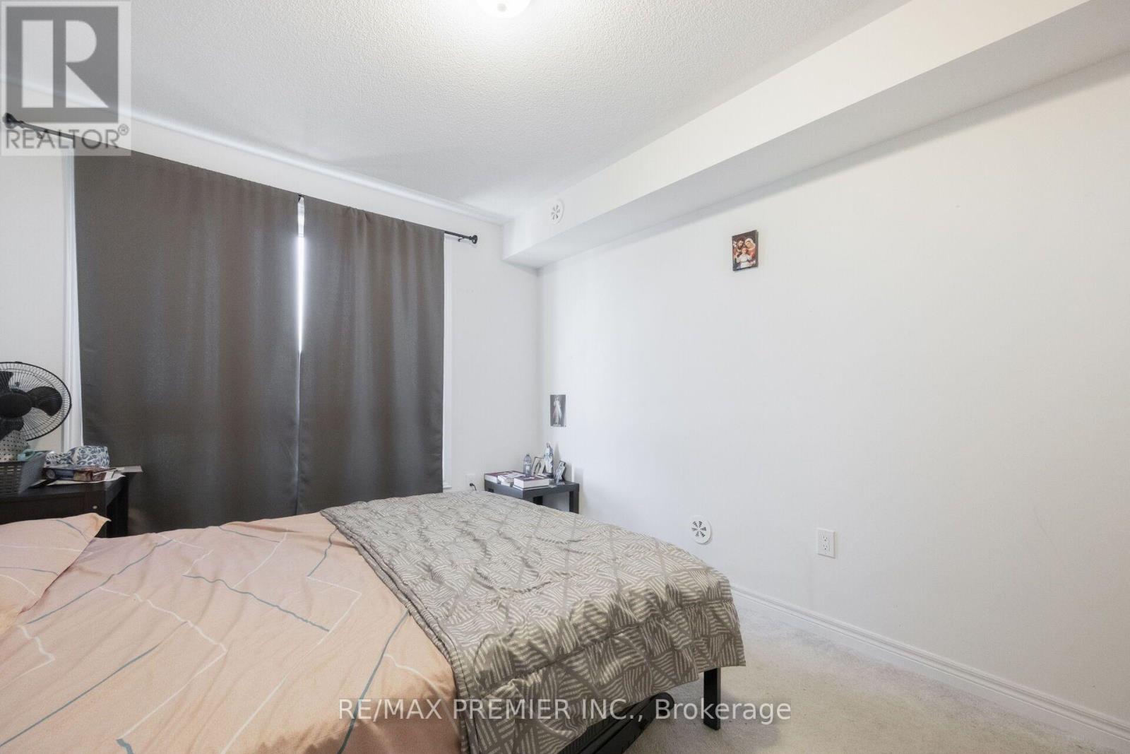#4 624 REXDALE BOULEVARD - 25