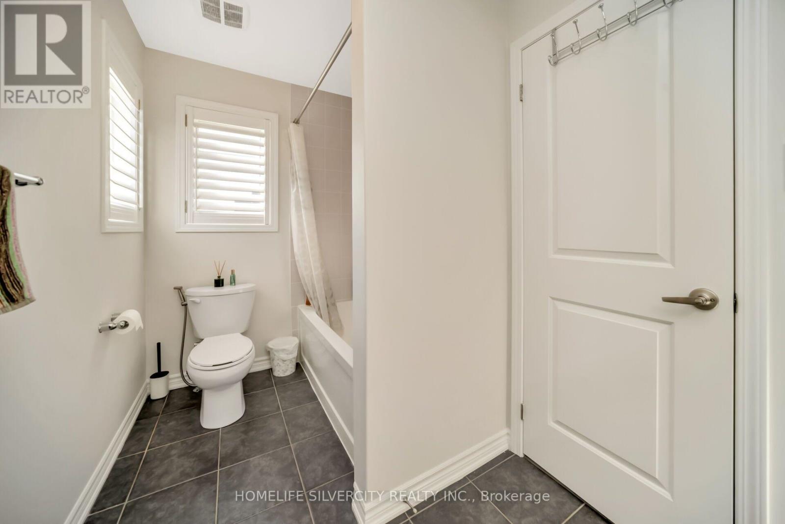 60 TYSONVILLE CIRCLE - 32