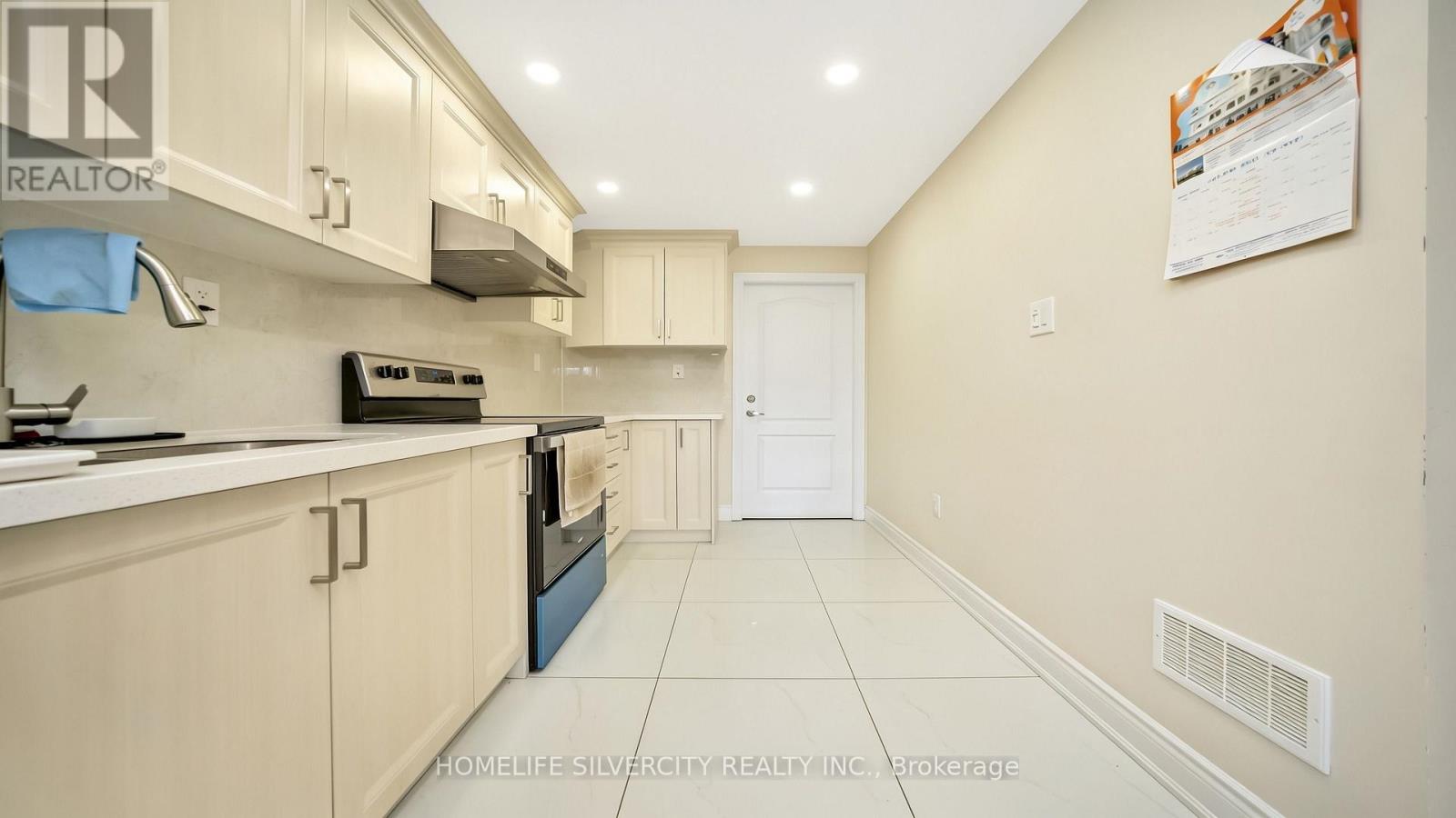 60 TYSONVILLE CIRCLE - 37