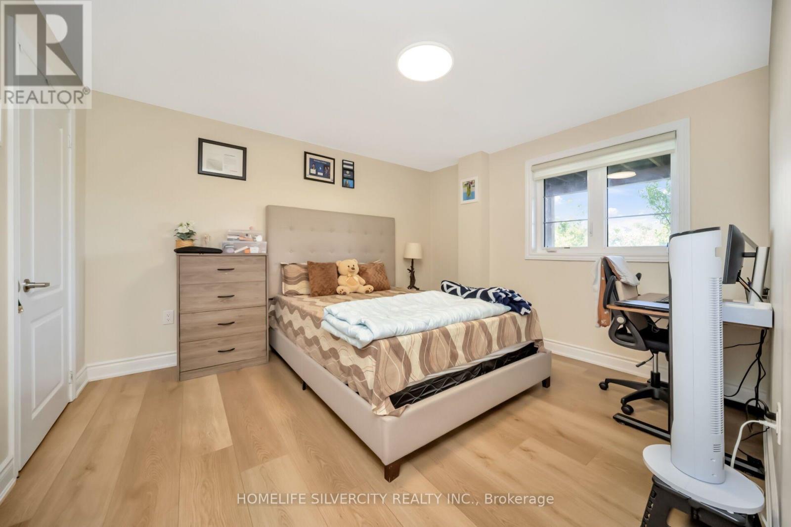 60 TYSONVILLE CIRCLE - 40