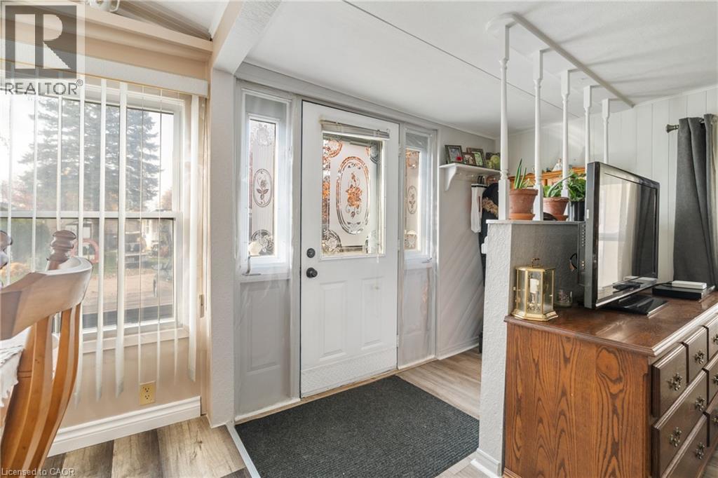 524 POPLAR Place - 9