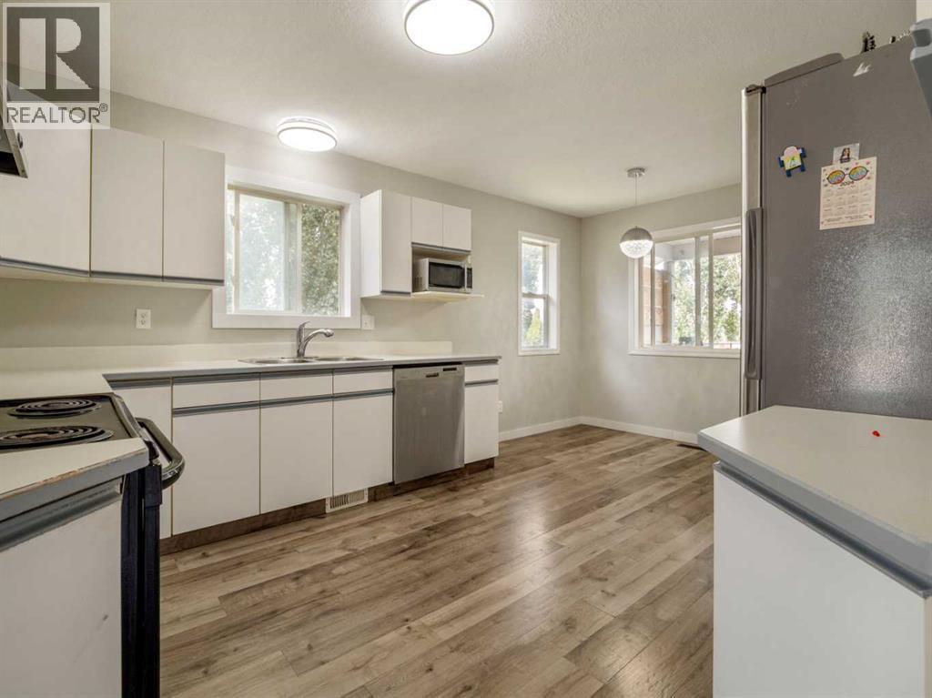 204 Mt Rundle Road W - Image 10