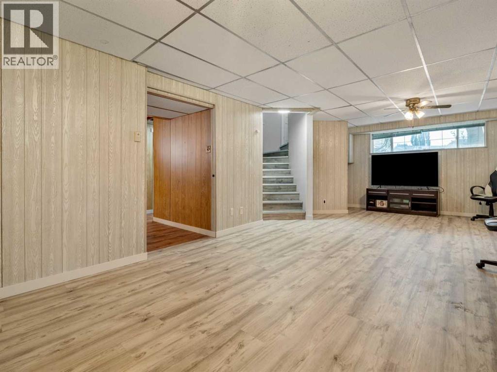 204 Mt Rundle Road W - Image 33