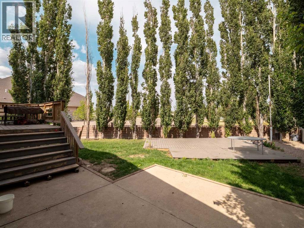 204 Mt Rundle Road W - 38