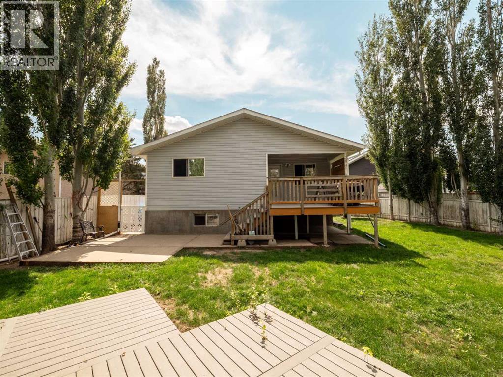 204 Mt Rundle Road W - 40