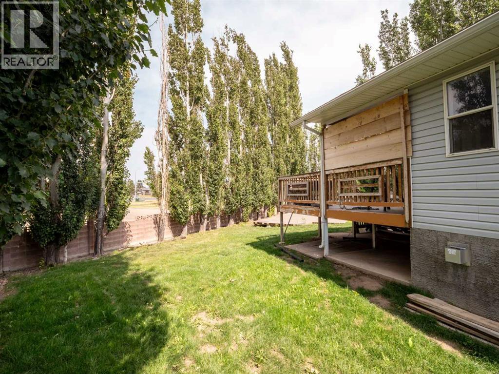 204 Mt Rundle Road W - Image 43