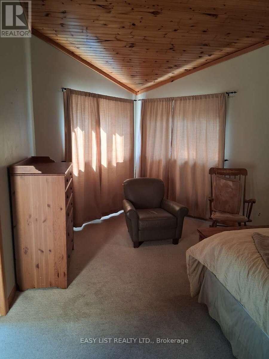 175 OLD MAN'S LAKE LANE - 28