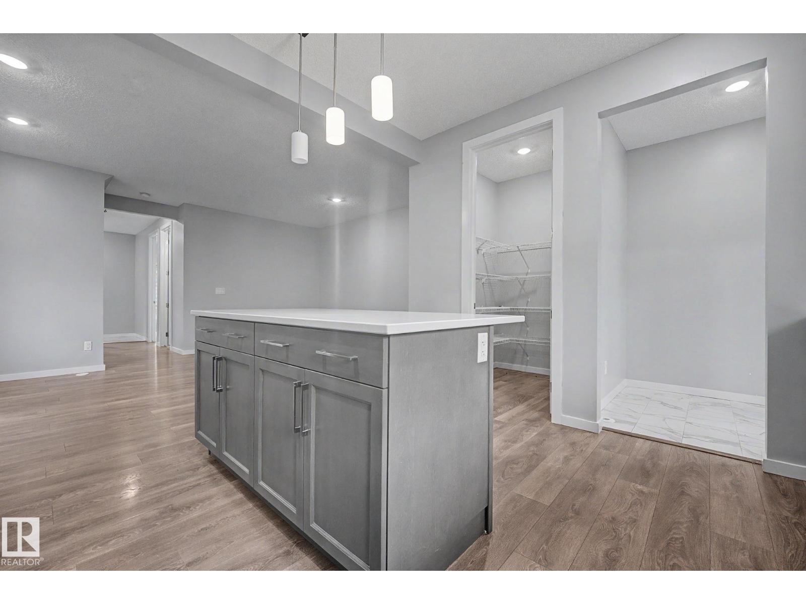 1825 25A ST NW - 11