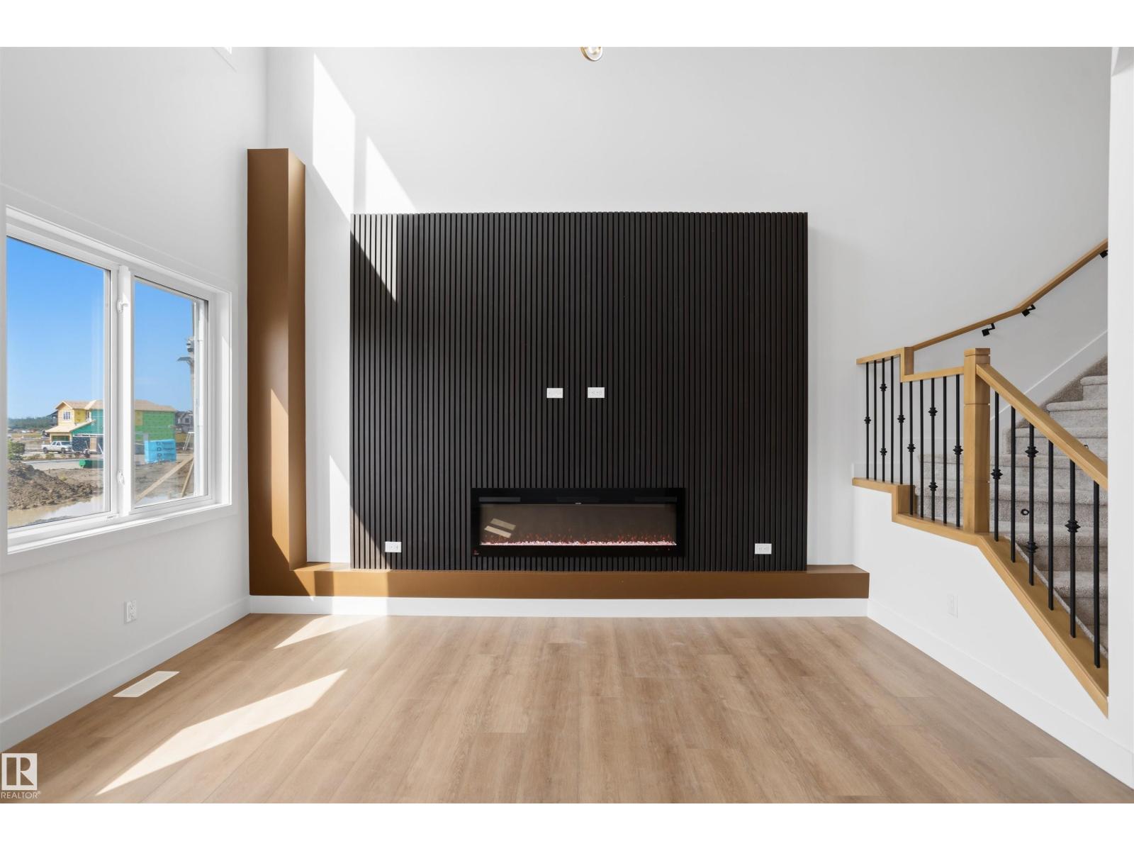 723 158 AV NE - 15
