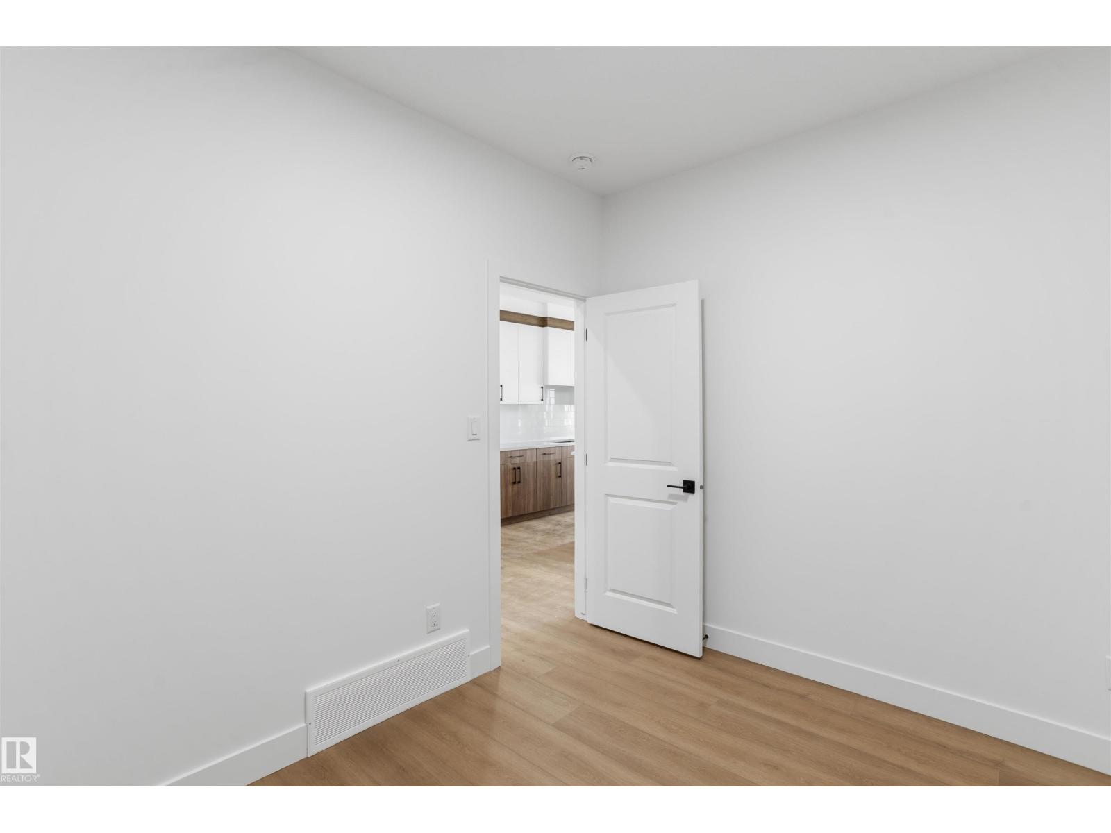 723 158 AV NE - Image 22