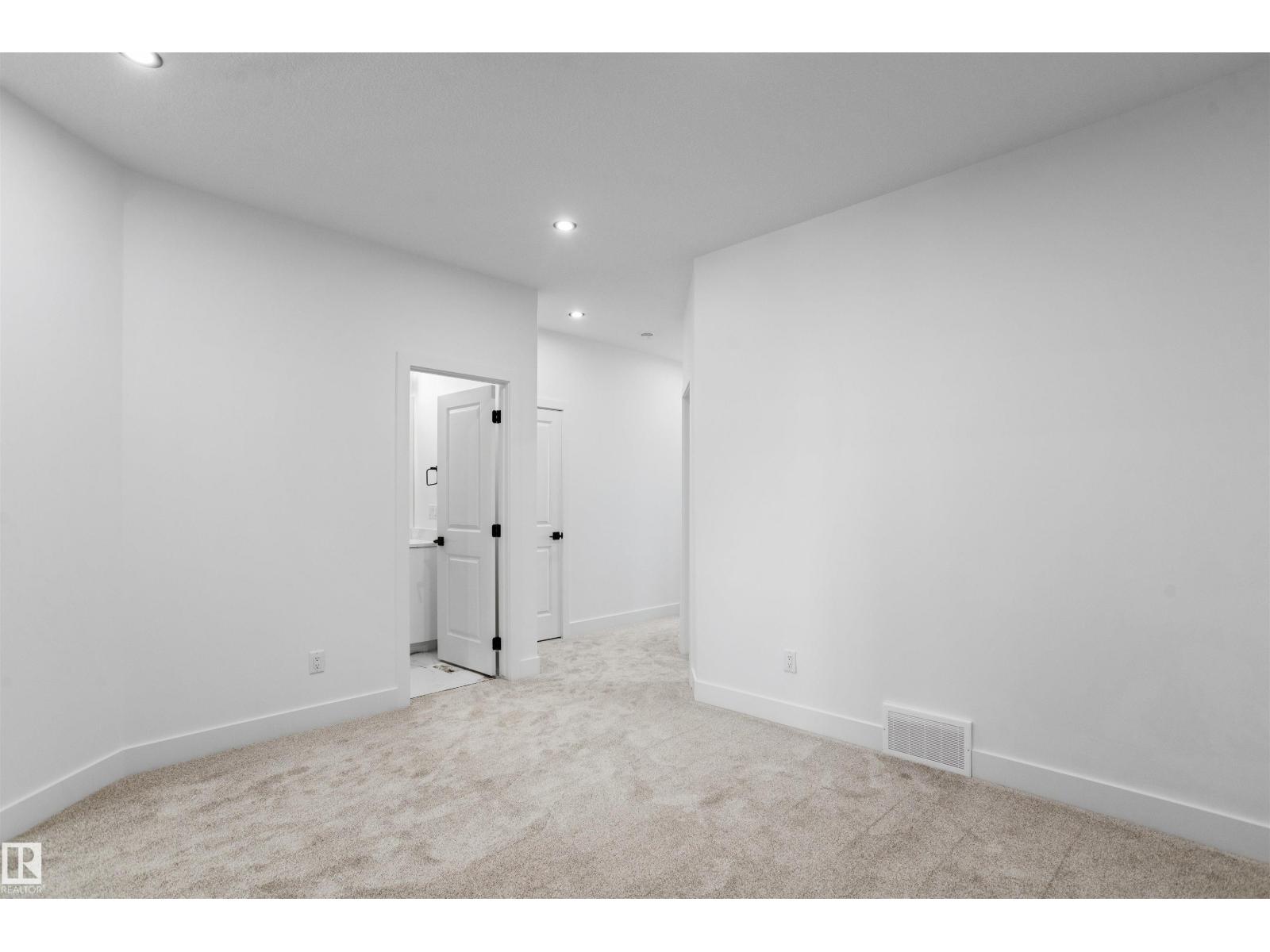 723 158 AV NE - 34