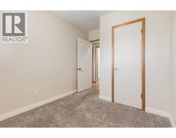 Bedroom - 2024 43 Street Se, Calgary, AB T2B1H4 Photo 15