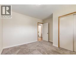 Family room - 2024 43 Street Se, Calgary, AB T2B1H4 Photo 11