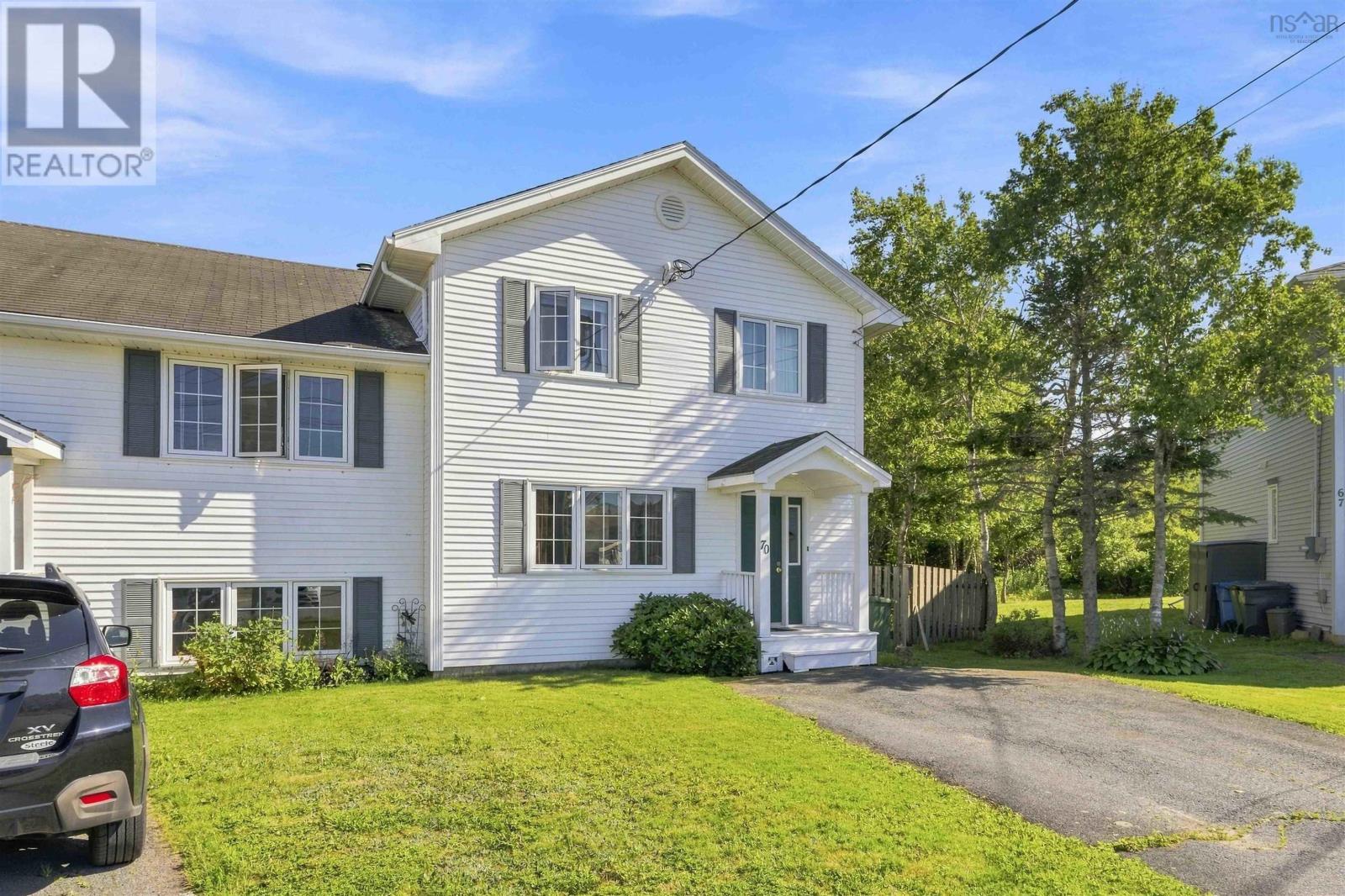 70 Thorncrest Court