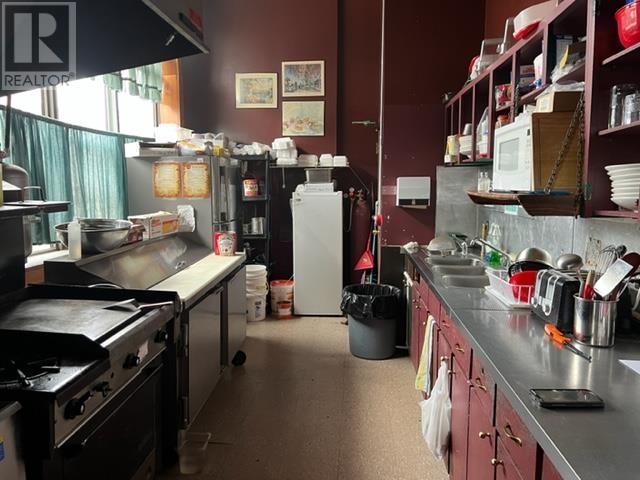 458 Queen ST - 9