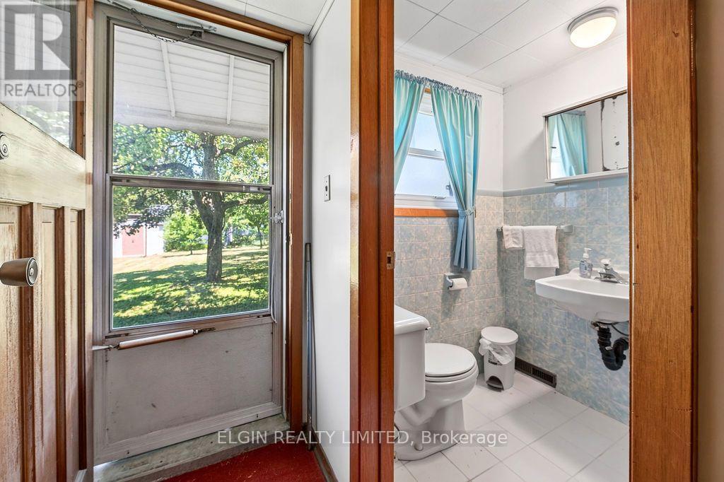 236 1/2 ERIE STREET - Image 17