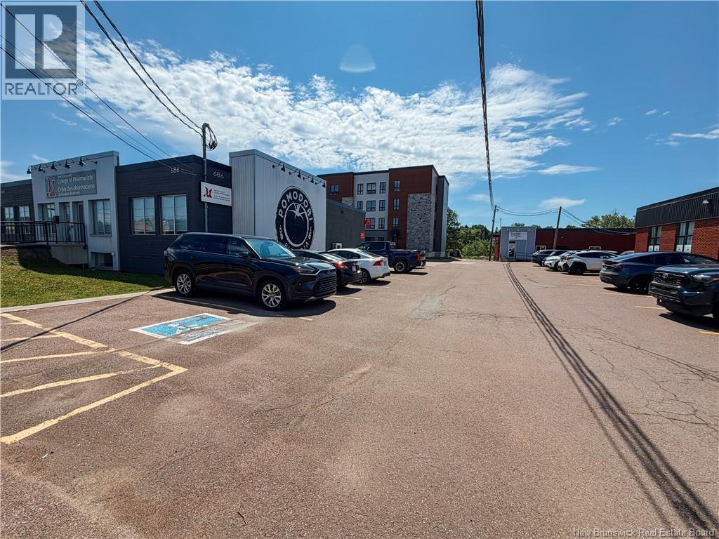 686 St. George Boulevard, Moncton — photo 34