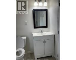 4pc Bathroom - 984 Ellrose, Windsor, ON N8Y3W9 Photo 10