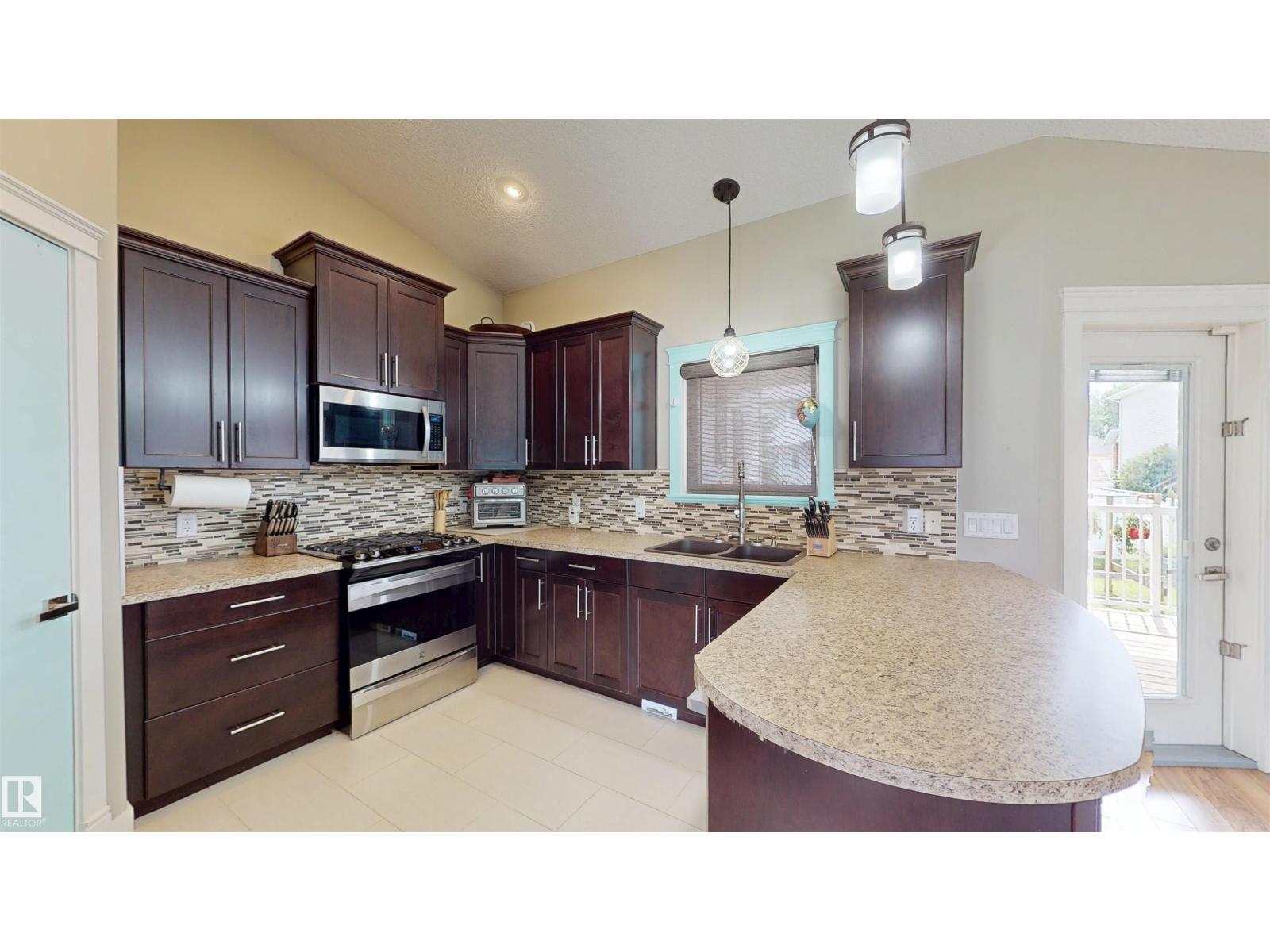 3809 52 AV - Image 9