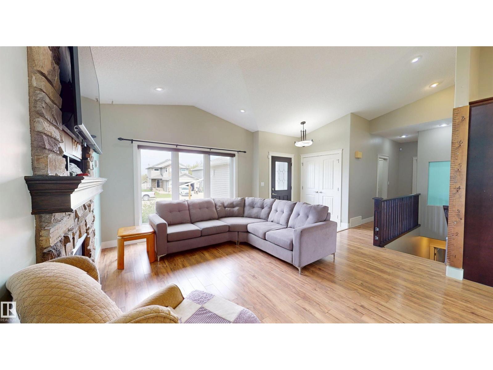 3809 52 AV - Image 6