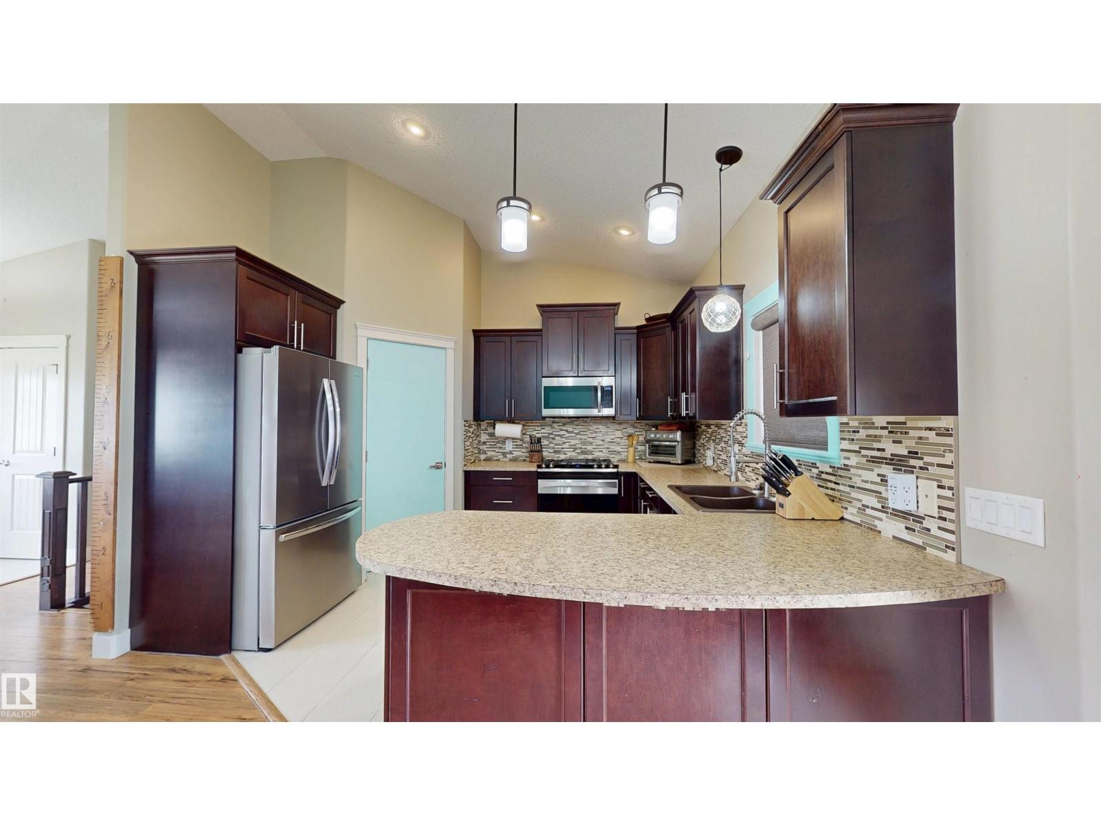 3809 52 AV - Image 13