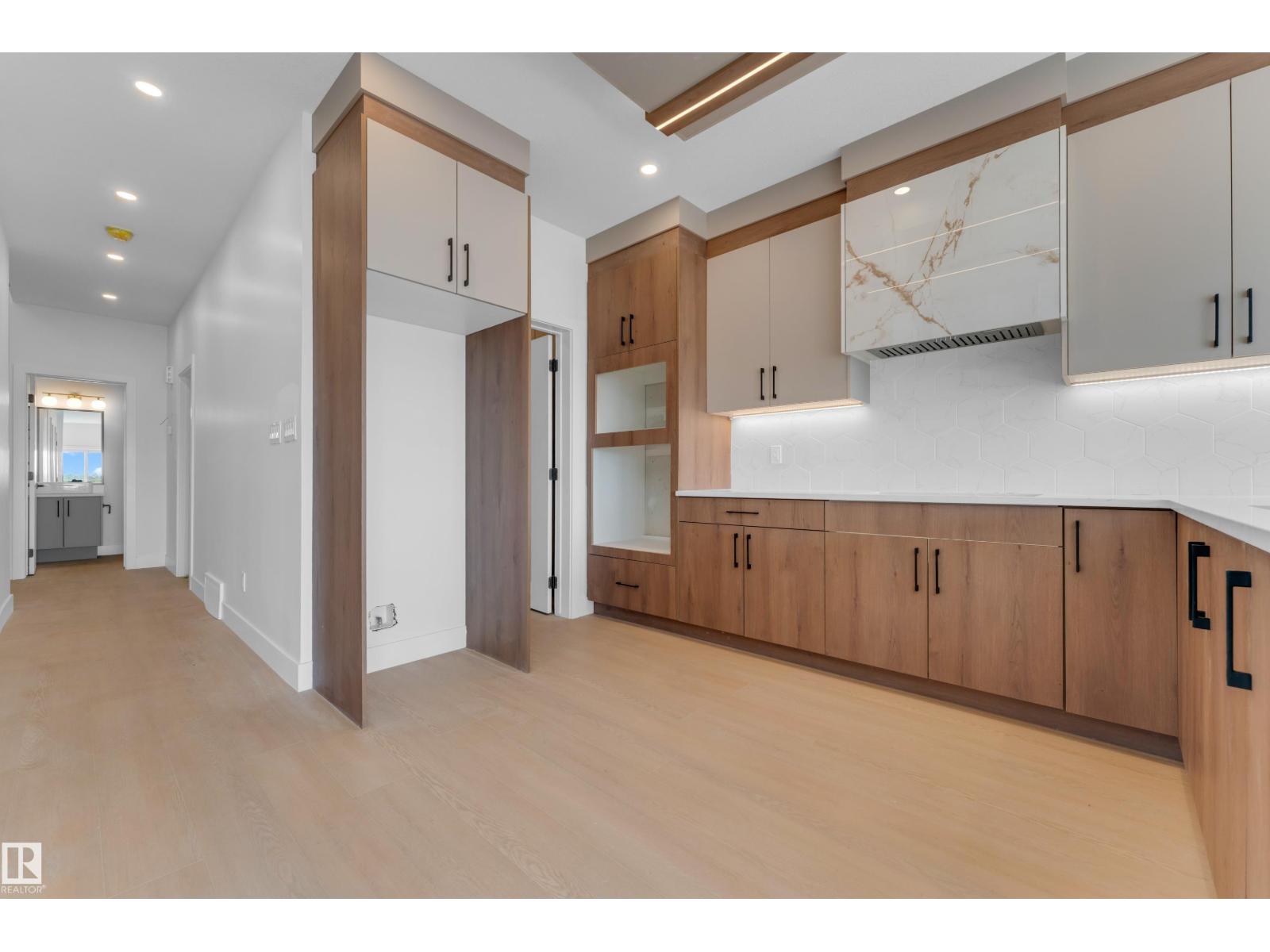 4607 18 AVE SW - Image 17