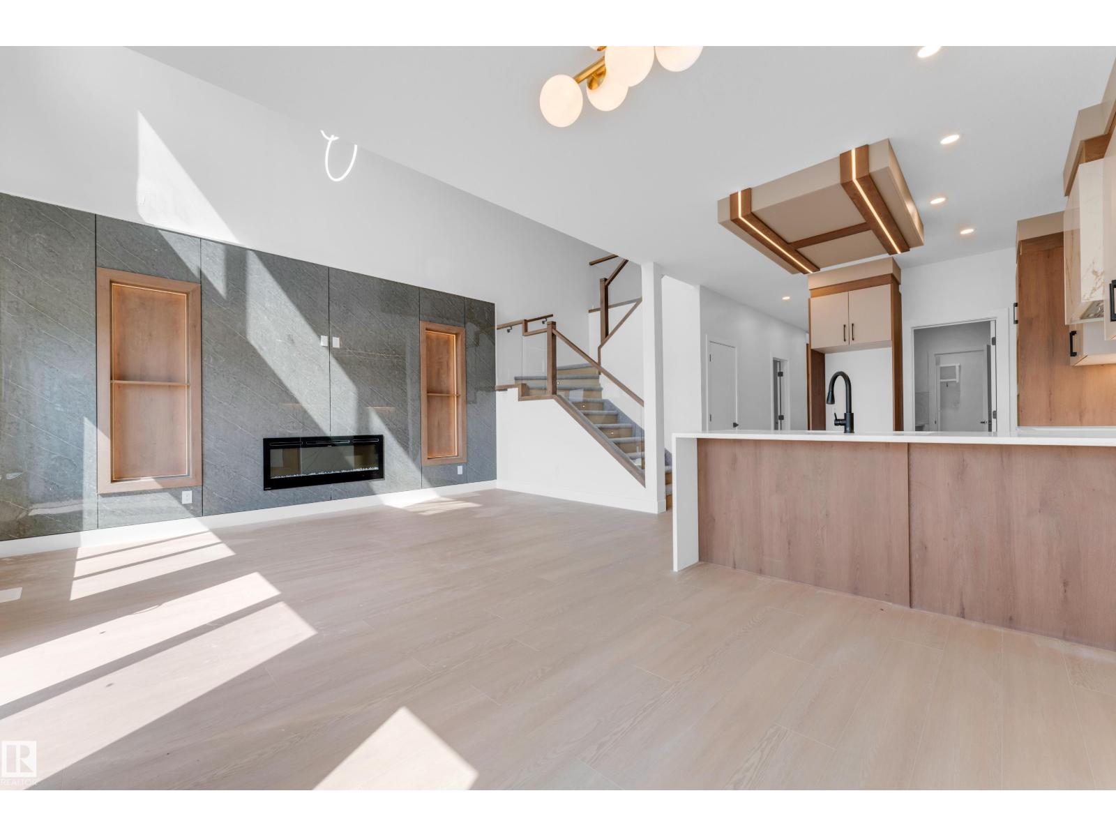 4607 18 AVE SW - Image 22