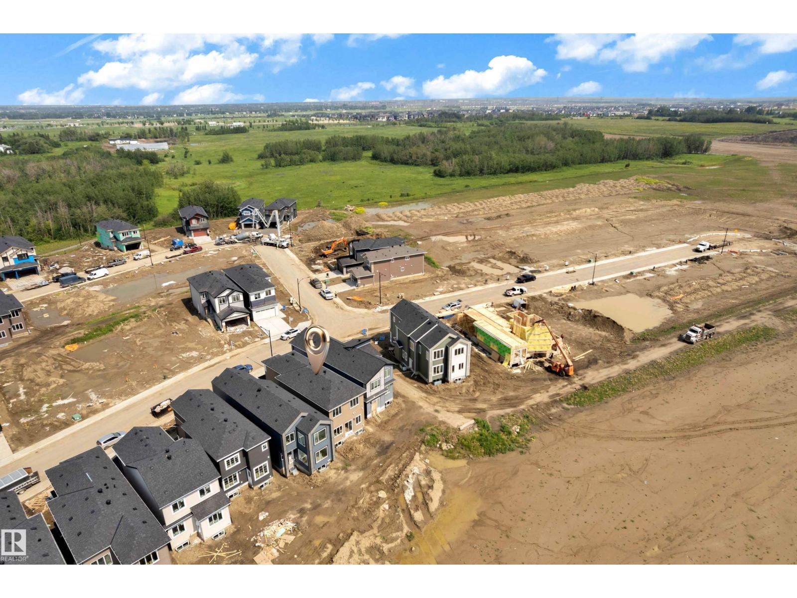4607 18 AVE SW - 44