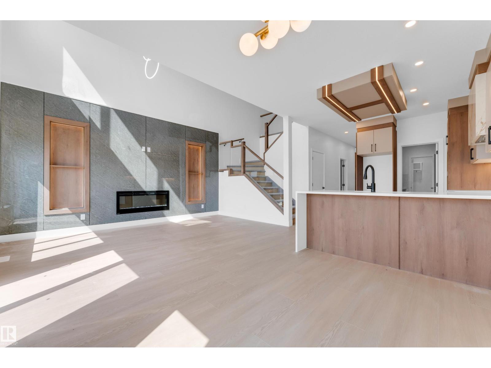 4607 18 AVE SW - Image 20