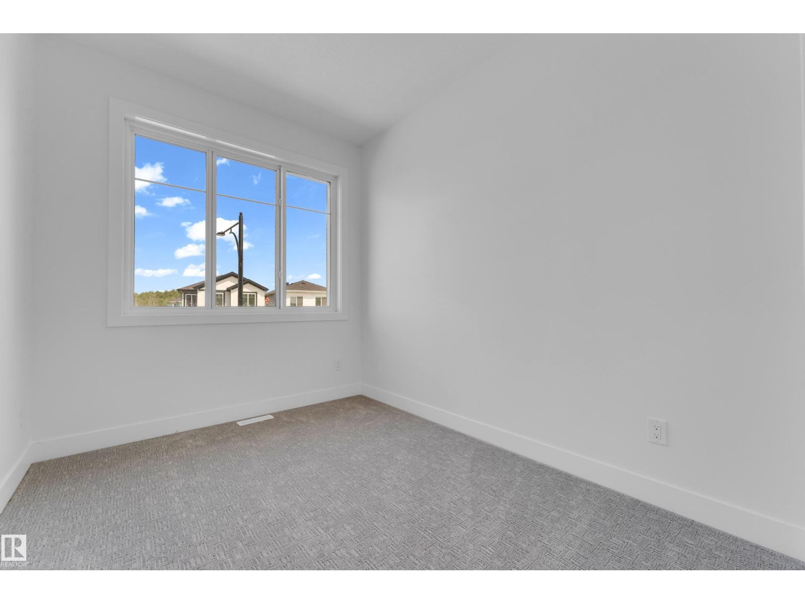 4607 18 AVE SW - 35