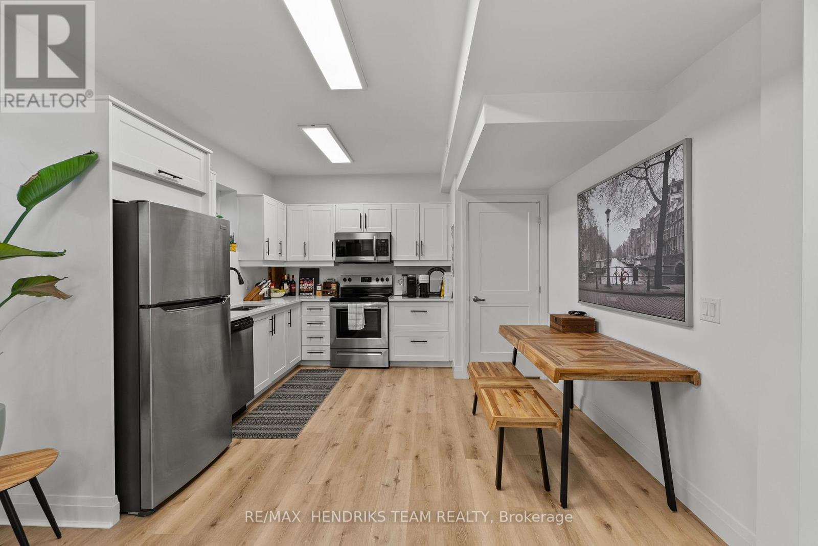 24 PROSPECT AVENUE - Image 33