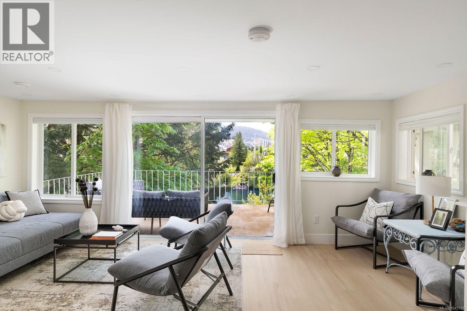 1055 Trillium Rd - 10