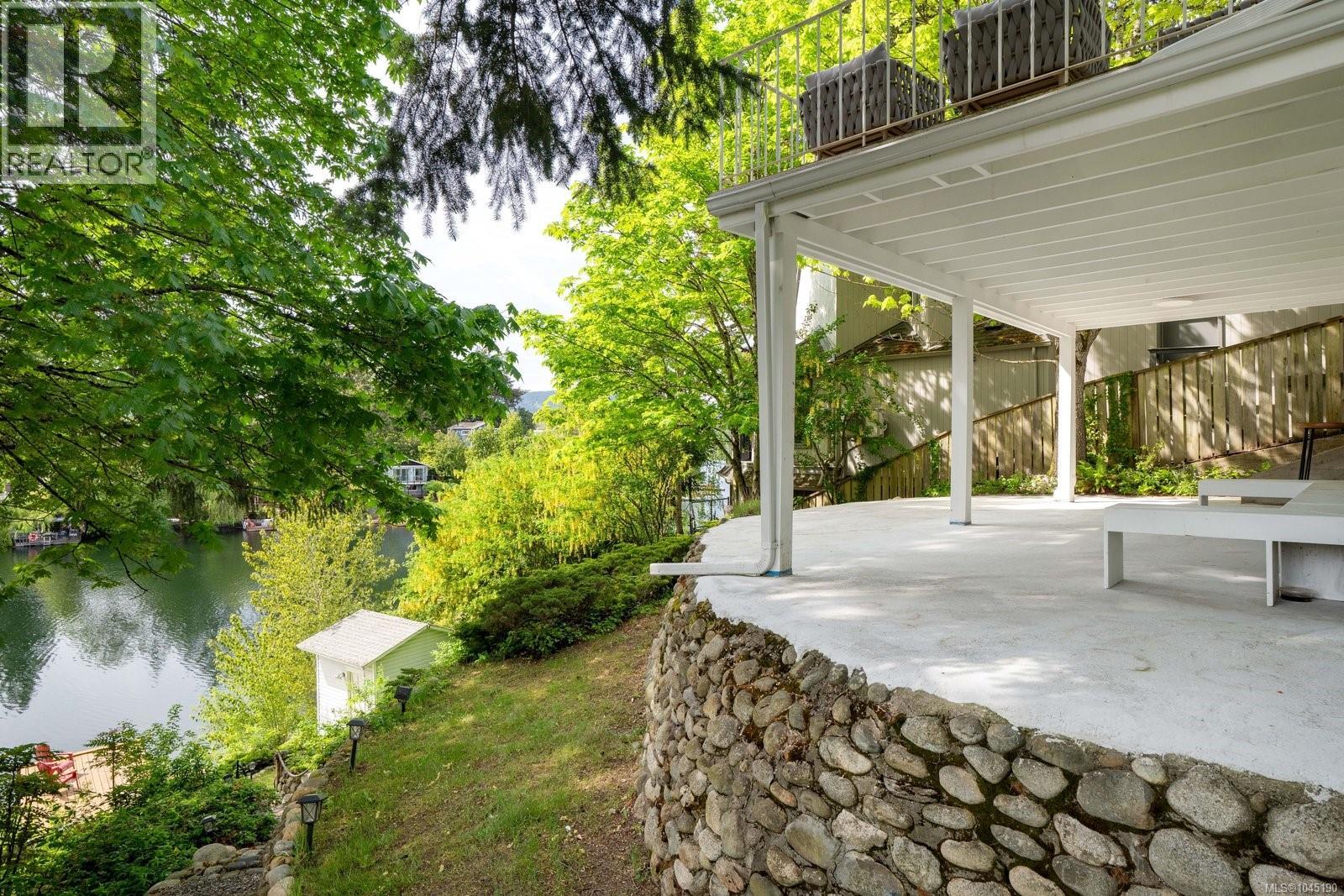 1055 Trillium Rd - 33