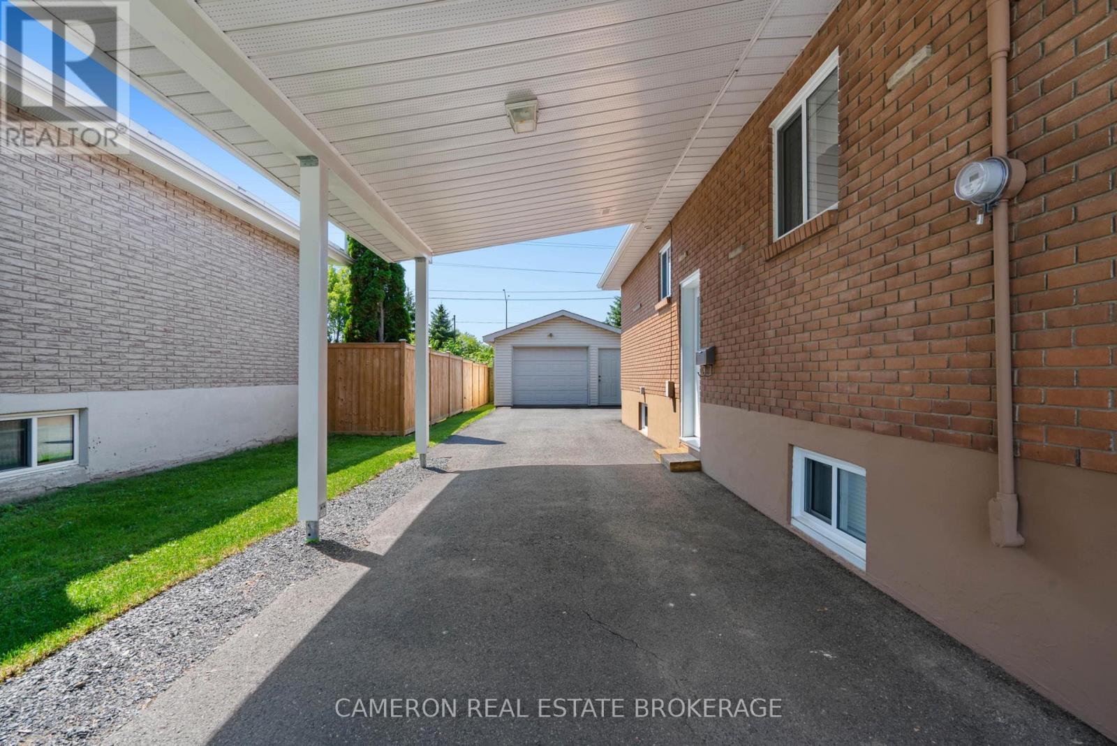 409 DANIS AVENUE - Image 16