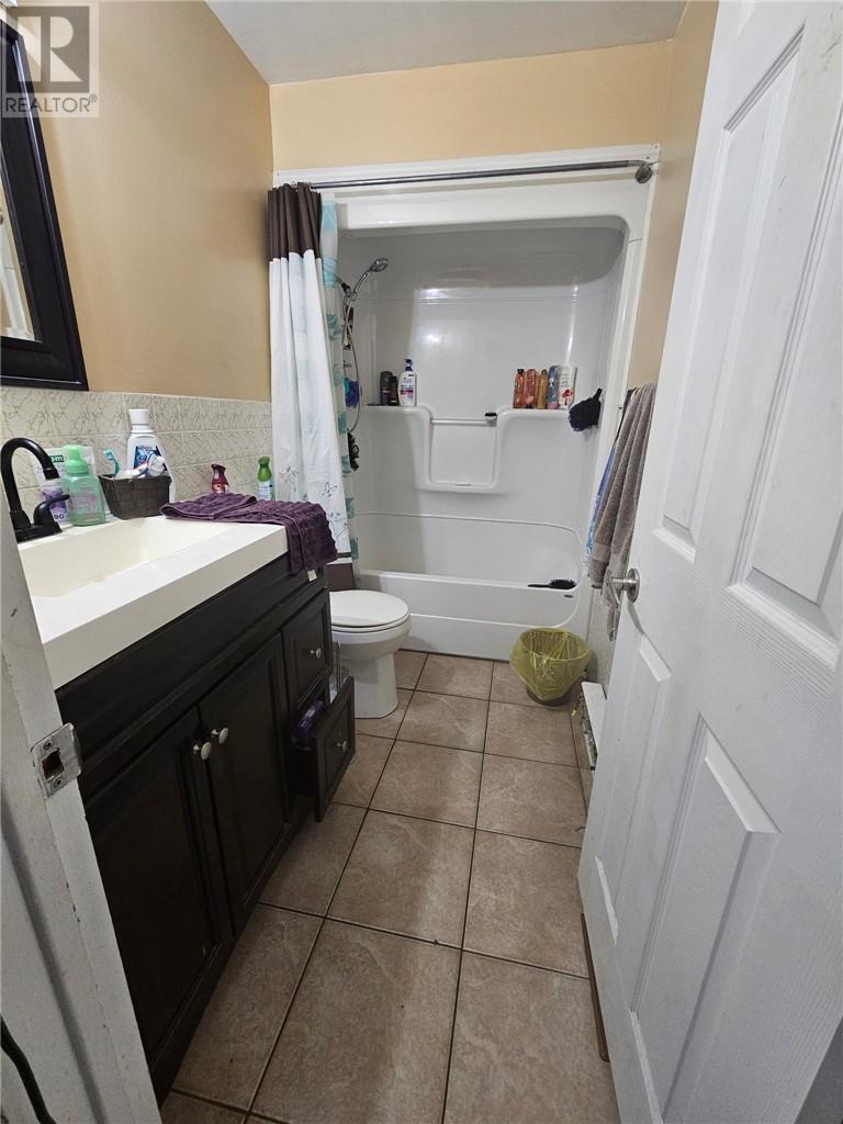 2-7 Ontario Drive - 35