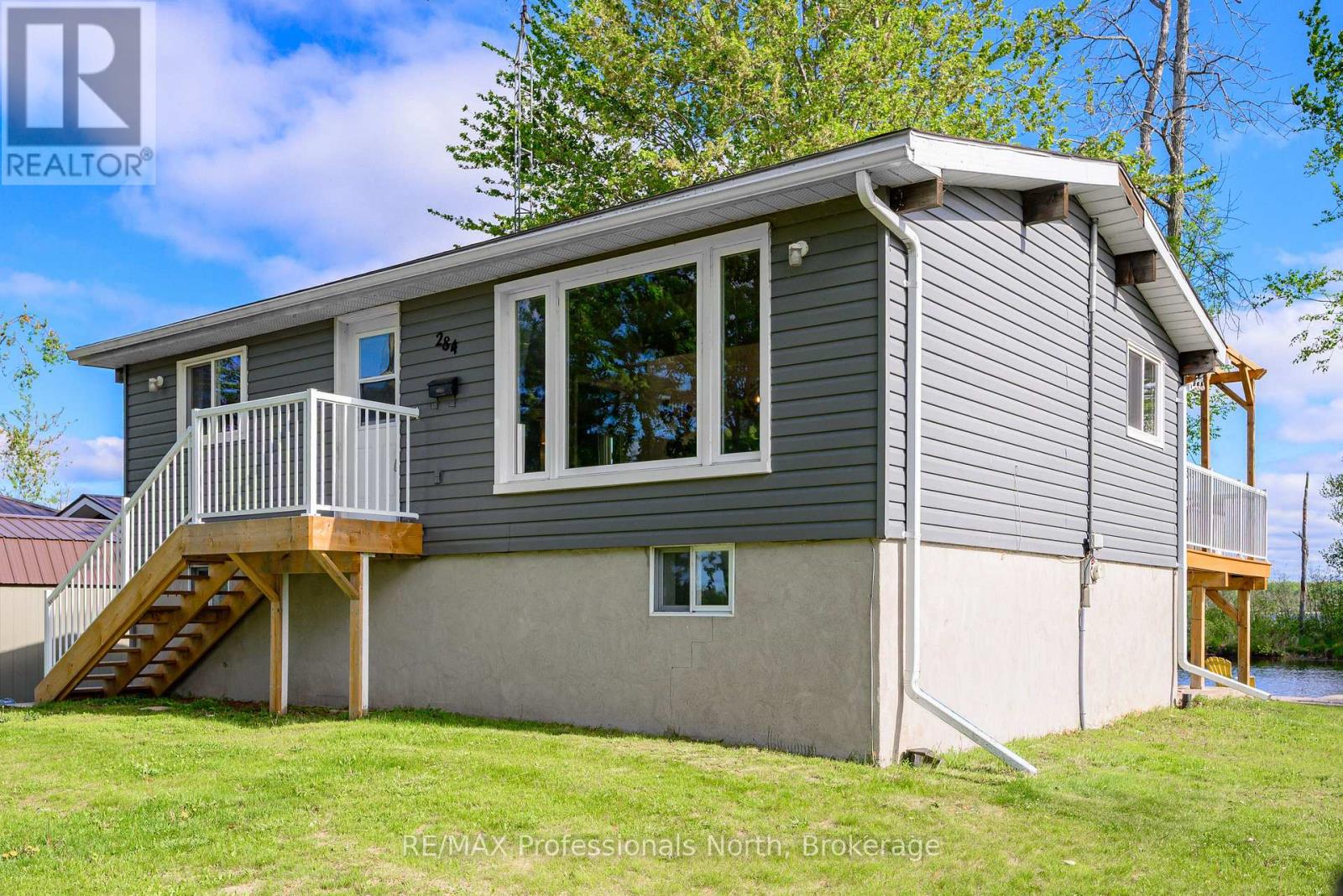 284 MOORINGS DRIVE - Image 3