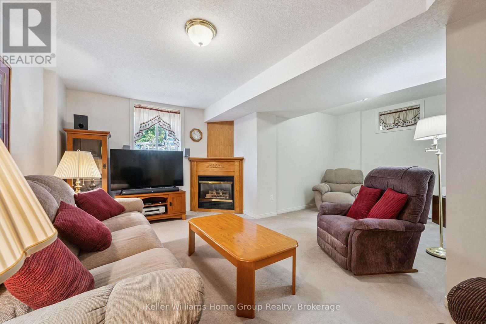 63 BOULDER CRESCENT - Image 28
