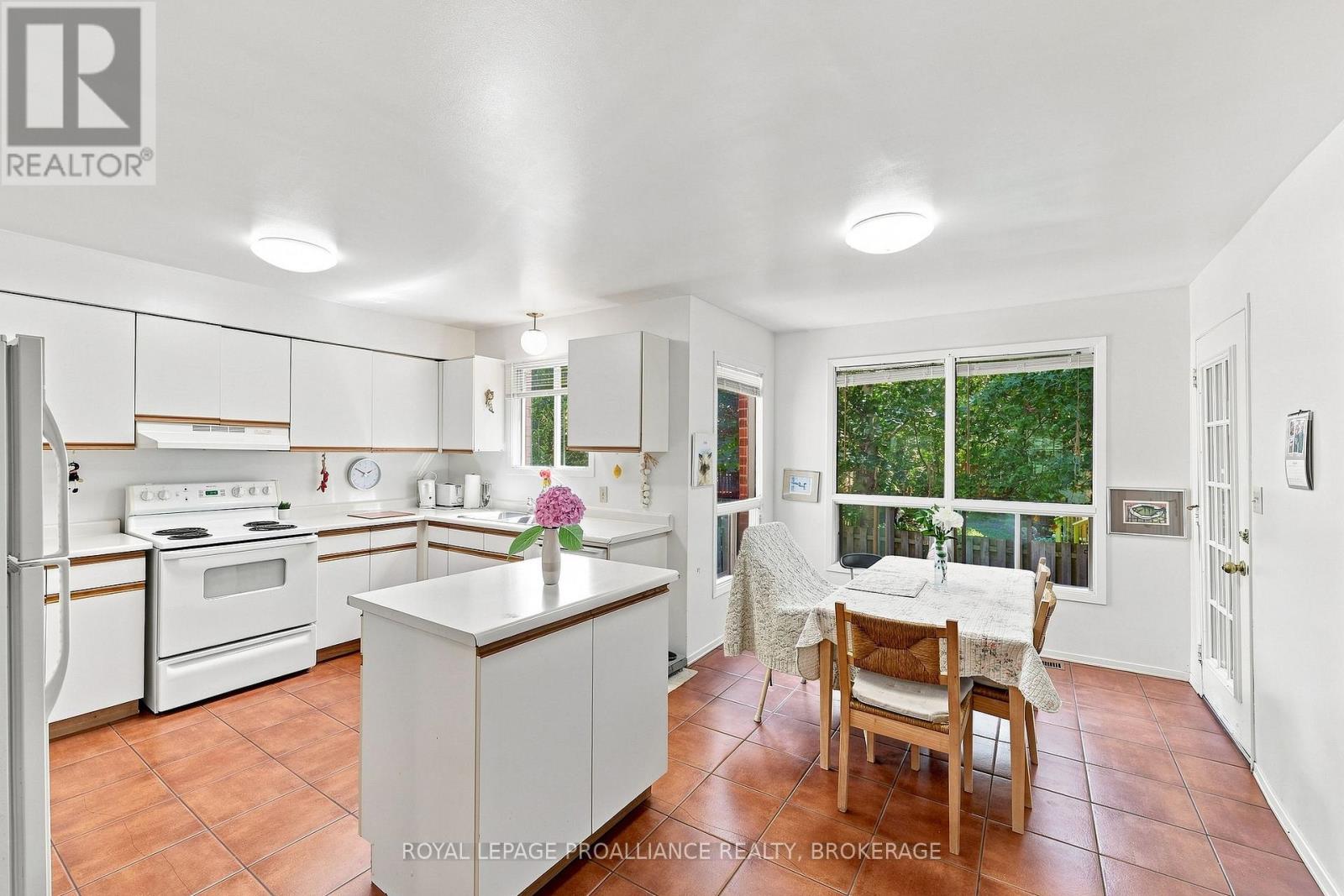 951 NEWCASTLE STREET - 17