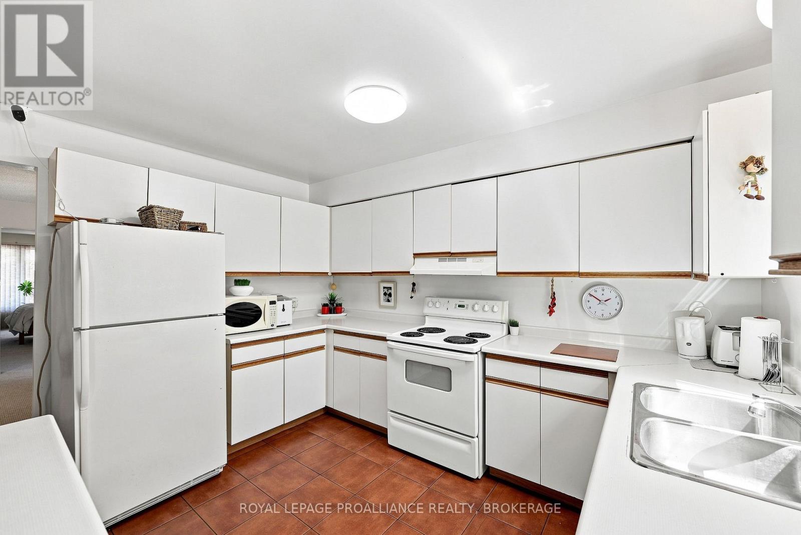 951 NEWCASTLE STREET - Image 20